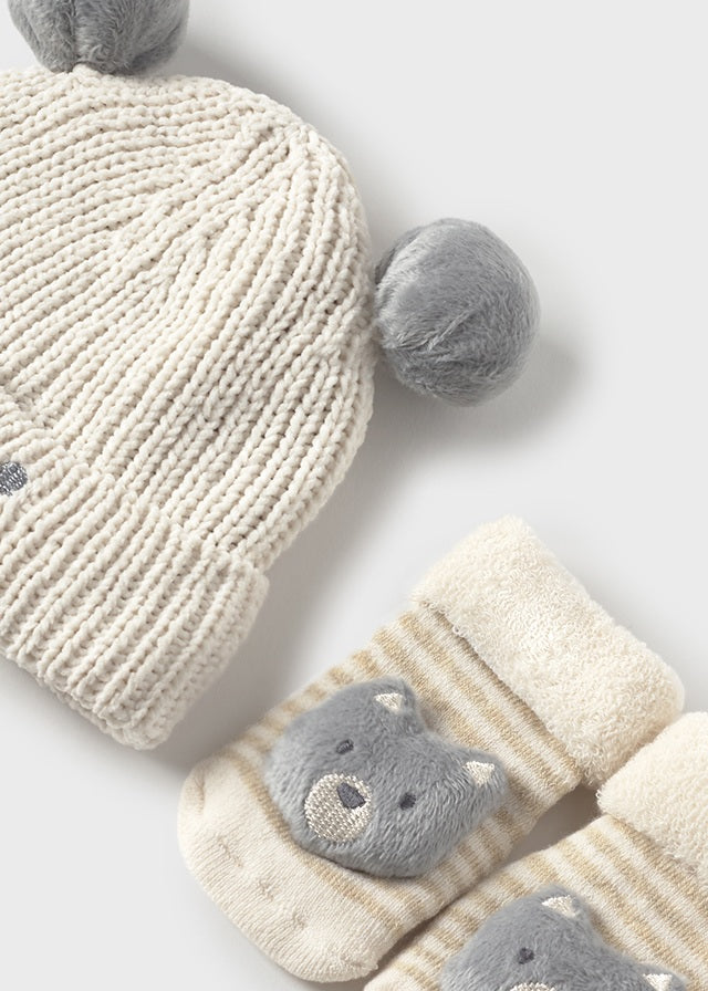 Set de gorro y calcetines 9933