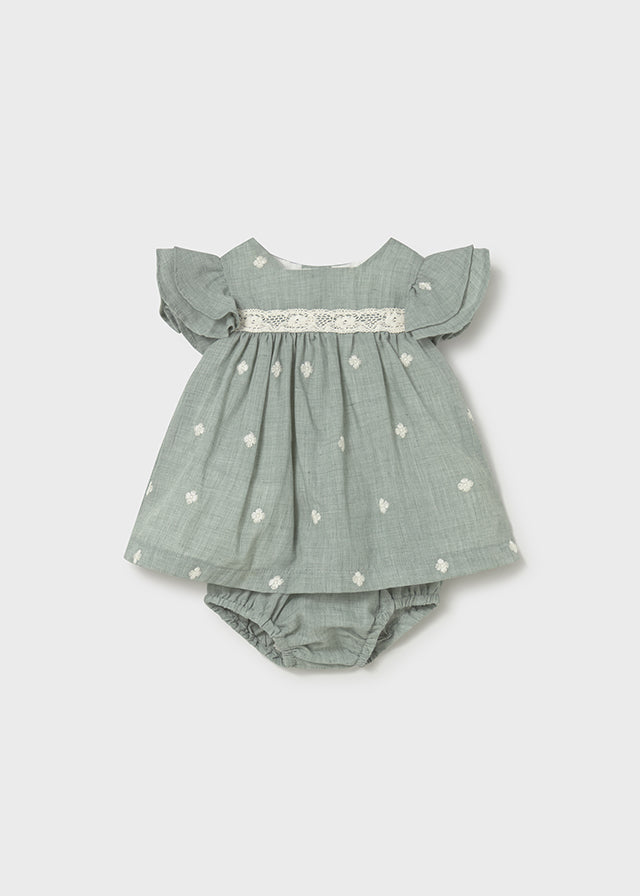 Vestido bordado mayoral 1802