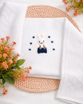 Manta Conejo Blanco con Azul Marino