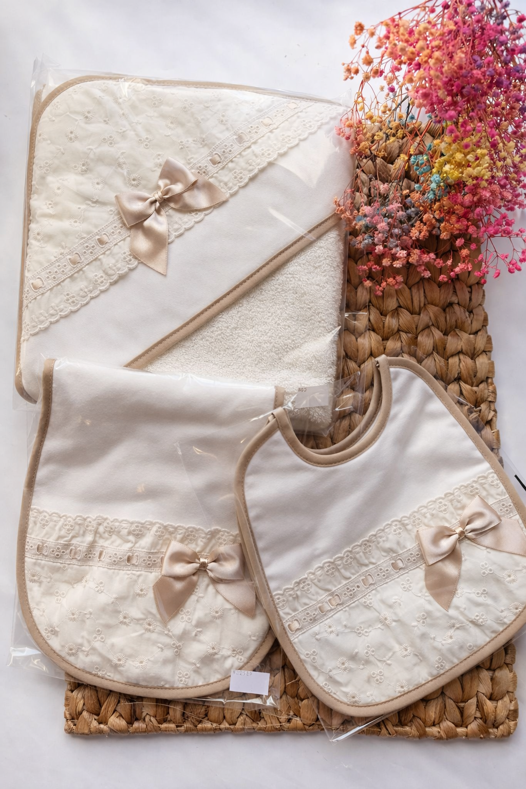Set de Toalla, Babero & Carguero Camel