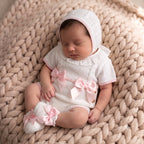 Paula Corta Blanca con Rosa Bebé