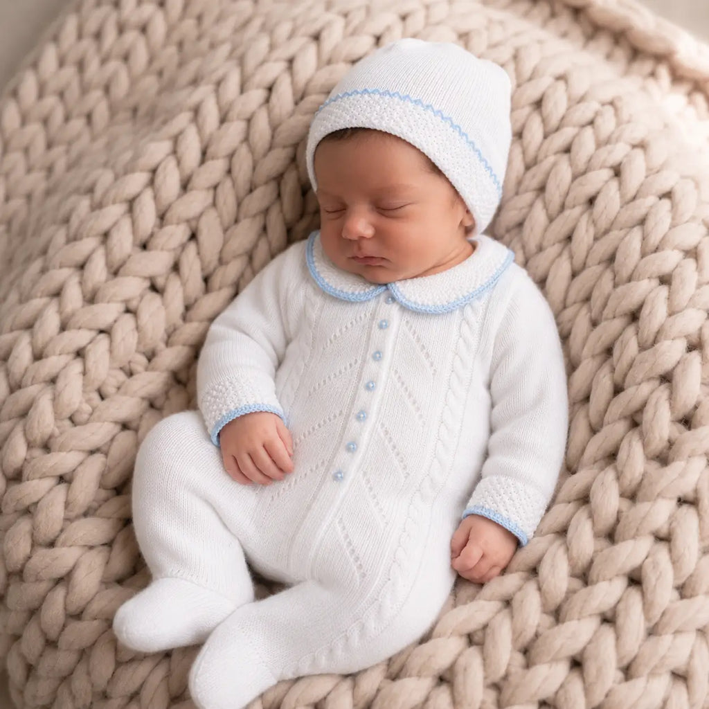 Primera Puesta Traje Gorro Blanca