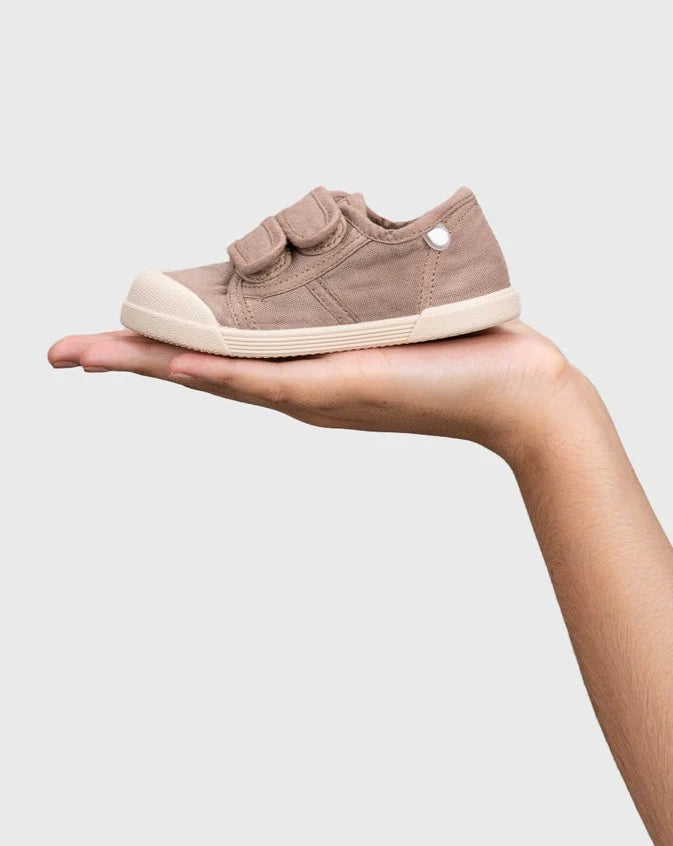 Tenis Lona Cacao Igor S10333
