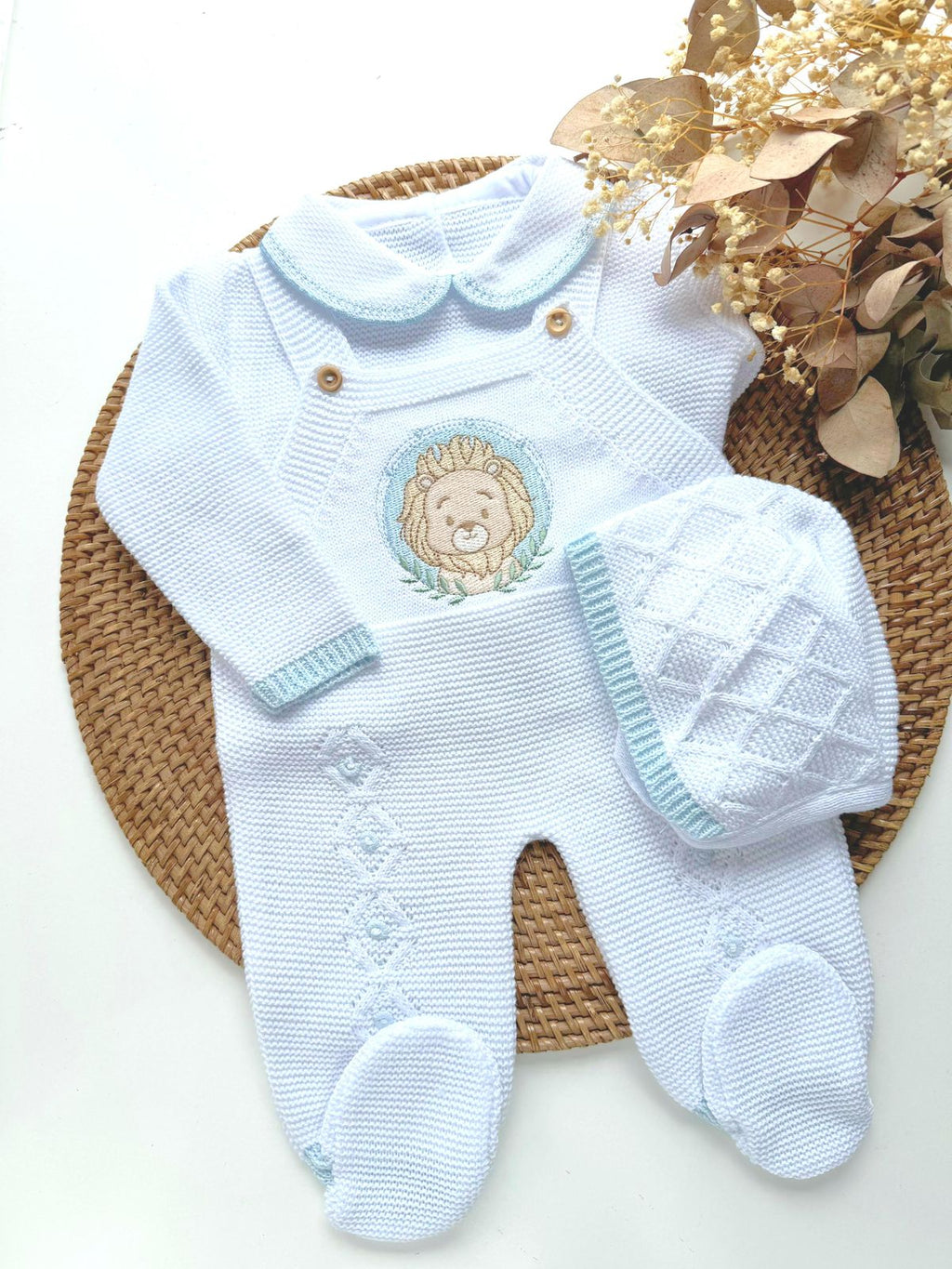 Primera Puesta León Blanco con Azul Celeste