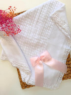 Manta Romana Blanc con Rosa Bebé